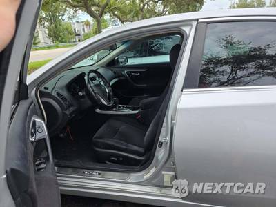 2013 Nissan Altima 2.5 SV Sedan - zdjęcie 6 z 20 - miniatura