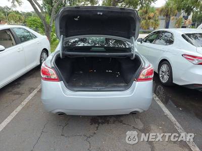 2013 Nissan Altima 2.5 SV Sedan - zdjęcie 14 z 20 - miniatura