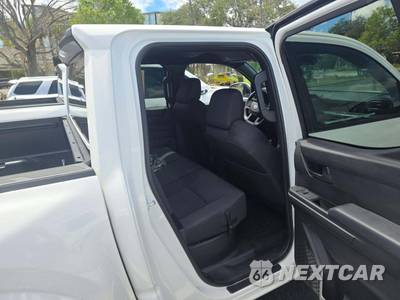 2026 Toyota Tacoma SR5 Crew Cab Medium Bed - zdjęcie 16 z 21 - miniatura