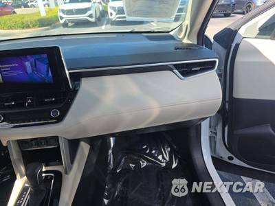 2024 Toyota Corolla Cross XLE - zdjęcie 19 z 22 - miniatura