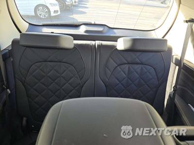 2026 BMW X7 xDrive40i - zdjęcie 14 z 24 - miniatura