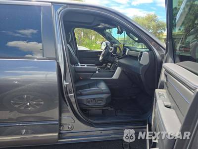 2026 Toyota Tundra Platinum Crew Cab Short Bed - zdjęcie 18 z 22 - miniatura