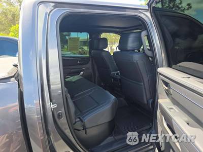 2026 Toyota Tundra Platinum Crew Cab Short Bed - zdjęcie 16 z 22 - miniatura