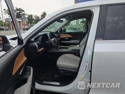 2024 Toyota Grand Highlander Limited - zdjęcie 6 z 23 - miniatura