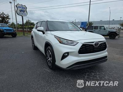 2020 Toyota Highlander XLE - zdjęcie 4 z 25 - miniatura