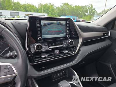 2020 Toyota Highlander XLE - zdjęcie 10 z 25 - miniatura