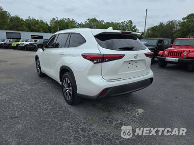 2020 Toyota Highlander XLE - zdjęcie 2 z 25 - miniatura