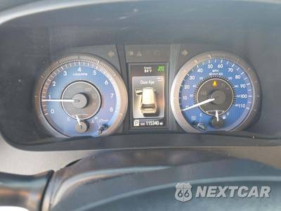 2018 Toyota Sienna XLE 8-Passenger 119.3" WB - zdjęcie 9 z 22 - miniatura