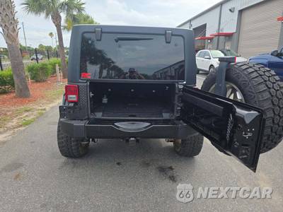 2016 Jeep Wrangler Unlimited Sahara - zdjęcie 14 z 35 - miniatura