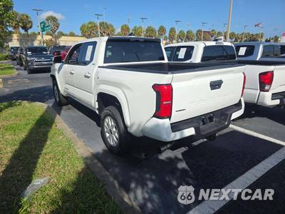 2026 Toyota Tacoma SR5 Crew Cab Medium Bed - zdjęcie 2 z 21 - miniatura