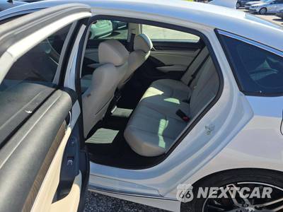 2022 Honda Accord Sedan Touring 2.0T - zdjęcie 13 z 26 - miniatura