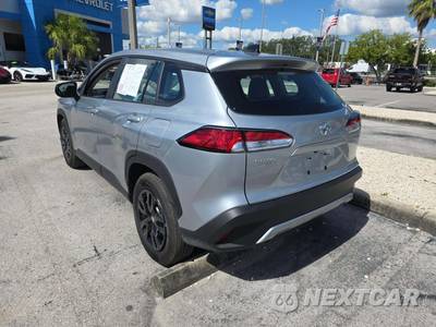 2025 Toyota Corolla Cross L - zdjęcie 2 z 21 - miniatura