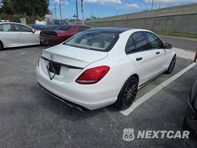 2015 Mercedes-Benz C 300 Sedan - zdjęcie 3 z 31 - miniatura