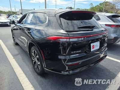 2025 Toyota Crown Signia XLE - zdjęcie 2 z 22 - miniatura