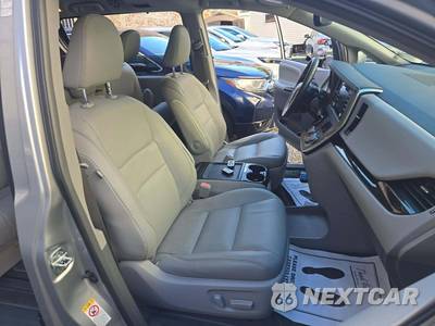 2019 Toyota Sienna XLE 8-Passenger 119.3" WB - zdjęcie 19 z 21 - miniatura