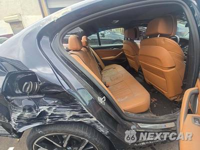 2021 BMW 5 Series Sedan M550i xDrive - zdjęcie 16 z 20 - miniatura