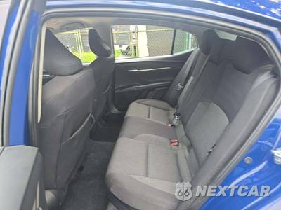 2025 Toyota Camry LE - zdjęcie 13 z 20 - miniatura