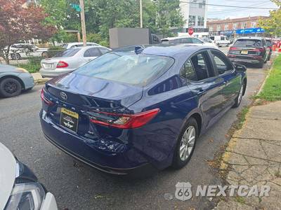 2025 Toyota Camry LE - zdjęcie 3 z 20 - miniatura