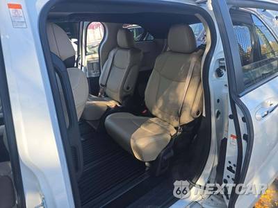 2022 Toyota Sienna XLE 7-Passenger 120.5" WB - zdjęcie 13 z 22 - miniatura