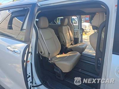 2022 Toyota Sienna XLE 7-Passenger 120.5" WB - zdjęcie 17 z 22 - miniatura