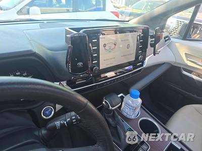 2022 Toyota Sienna XLE 7-Passenger 120.5" WB - zdjęcie 10 z 22 - miniatura