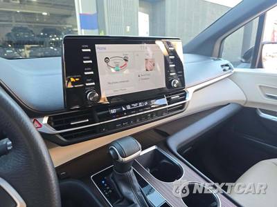 2023 Toyota Sienna XLE 7-Passenger 120.5" WB - zdjęcie 10 z 22 - miniatura