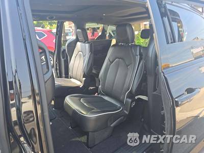 2025 Chrysler Pacifica Limited 121.6" WB - zdjęcie 13 z 21 - miniatura