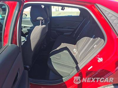 2025 Hyundai Elantra SEL Sport - zdjęcie 13 z 20 - miniatura