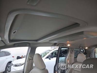 2019 Toyota Sienna XLE Premium 8-Passenger 119.3" WB - zdjęcie 11 z 23 - miniatura