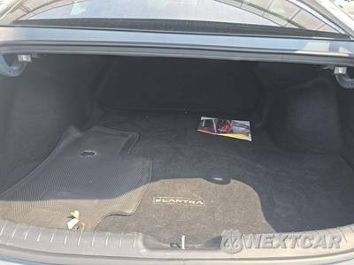2022 Hyundai Elantra SEL - zdjęcie 14 z 21 - miniatura