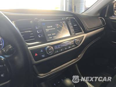 2019 Toyota Highlander XLE - zdjęcie 10 z 22 - miniatura