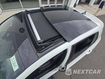 2025 Volkswagen Golf GTI SE - zdjęcie 12 z 23 - miniatura