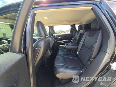 2018 Jeep Cherokee Latitude Plus - zdjęcie 10 z 30 - miniatura