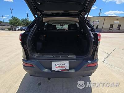 2018 Jeep Cherokee Latitude Plus - zdjęcie 11 z 30 - miniatura