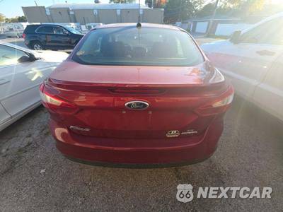 2013 Ford Focus SE Sedan - zdjęcie 14 z 32 - miniatura