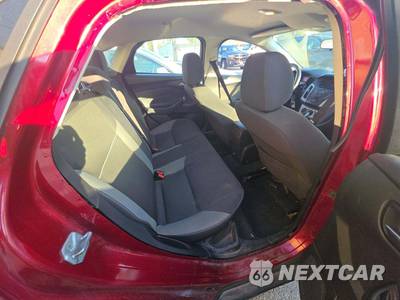2013 Ford Focus SE Sedan - zdjęcie 16 z 32 - miniatura