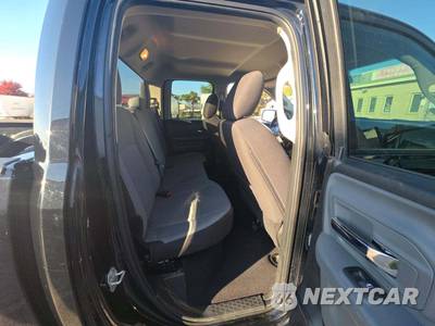 2024 Ram 1500 Classic SLT Extended Cab Medium Bed - zdjęcie 16 z 22 - miniatura