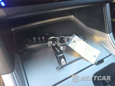 2020 Ford Explorer ST - zdjęcie 8 z 24 - miniatura