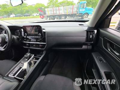 2025 Nissan Pathfinder SV - zdjęcie 20 z 22 - miniatura