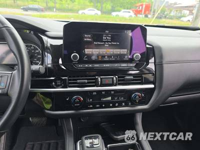 2025 Nissan Pathfinder SV - zdjęcie 10 z 22 - miniatura
