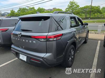 2025 Nissan Pathfinder SV - zdjęcie 3 z 22 - miniatura