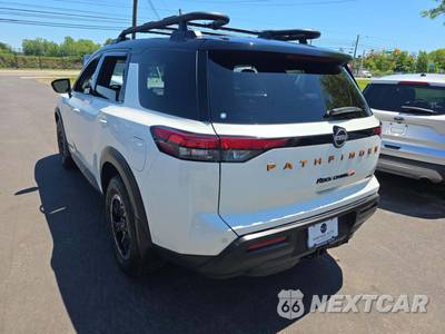 2024 Nissan Pathfinder Rock Creek - zdjęcie 2 z 22 - miniatura