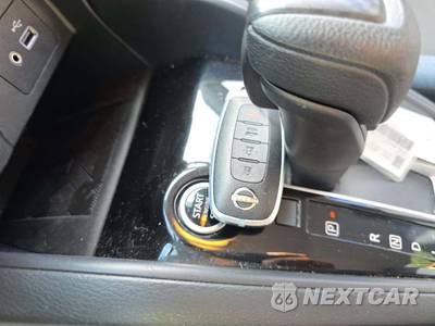 2025 Nissan Versa SV - zdjęcie 8 z 24 - miniatura