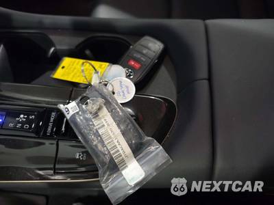 2025 Toyota Crown Signia Limited - zdjęcie 8 z 23 - miniatura