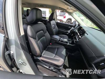 2025 Nissan Pathfinder SL - zdjęcie 19 z 25 - miniatura