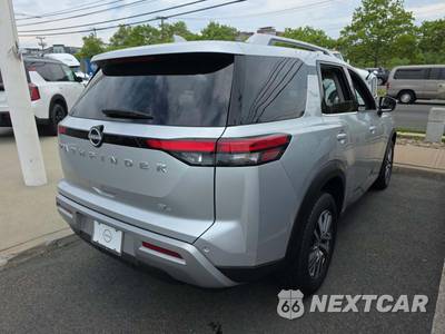 2025 Nissan Pathfinder SL - zdjęcie 3 z 25 - miniatura