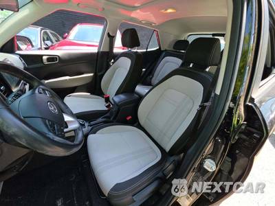 2023 Hyundai Venue SEL - zdjęcie 6 z 25 - miniatura