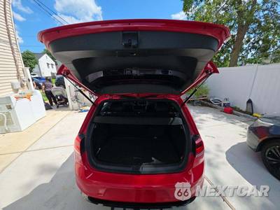 2016 Volkswagen Golf GTI S Hatchback w/Performance Pkg - zdjęcie 14 z 23 - miniatura