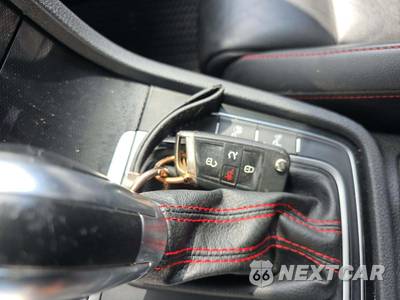 2016 Volkswagen Golf GTI S Hatchback w/Performance Pkg - zdjęcie 8 z 23 - miniatura