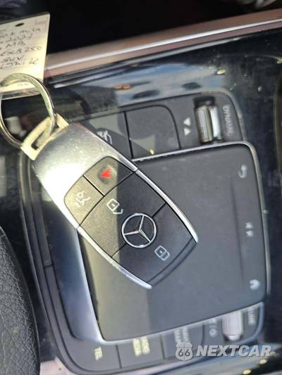 2021 Mercedes-Benz GLB 250 4MATIC - zdjęcie 8 z 23 - miniatura